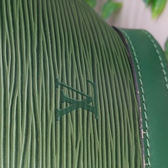 Louis Vuitton Saint Jacques Green Epi - Picture 3 of 15